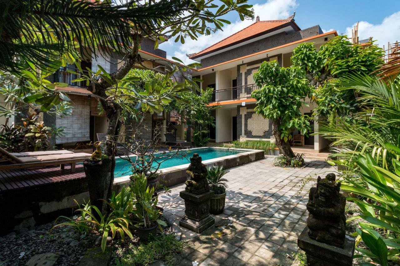 Eddys Cottages & Villa Legian Exterior foto